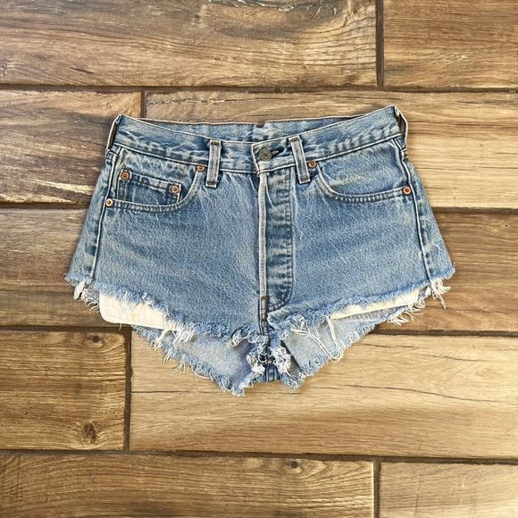 Vintage Levi's Daisy Duke style cut off shorts - Picture 1 of 3